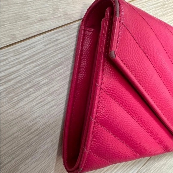 Saint Laurent Pink Quilted Wallet with Gold Emblem - Picture 6 of 11